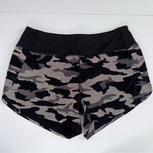 Athleta Run With It Reflective Printed 3.5" Short